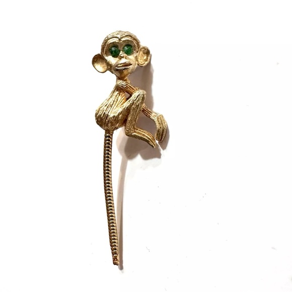 Vtg Brooch Monkey Gold Tone W/ green eyes Articulated turbogas tail 2.5” 1960’s - Picture 3 of 13